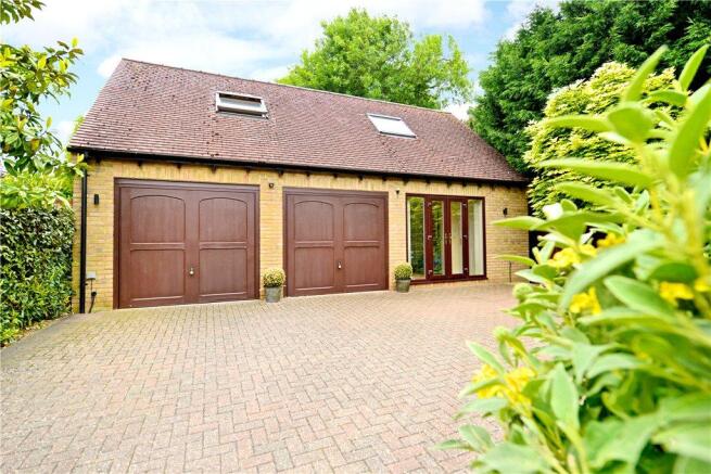 Double Garage/Annexe