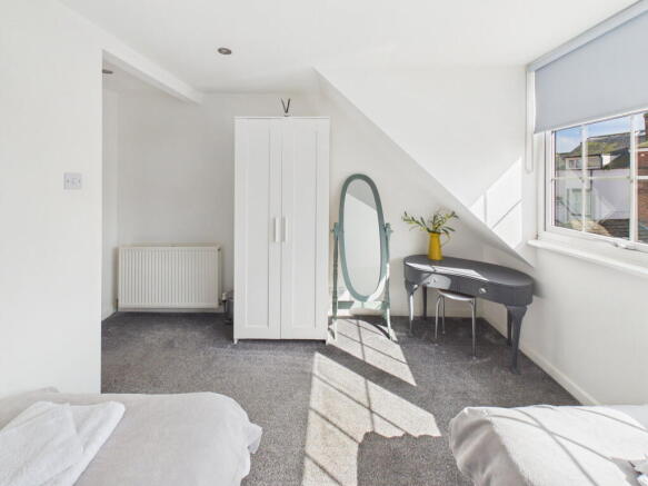 3 bed Terraced for sale Image 12