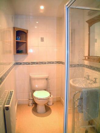En-suite shower