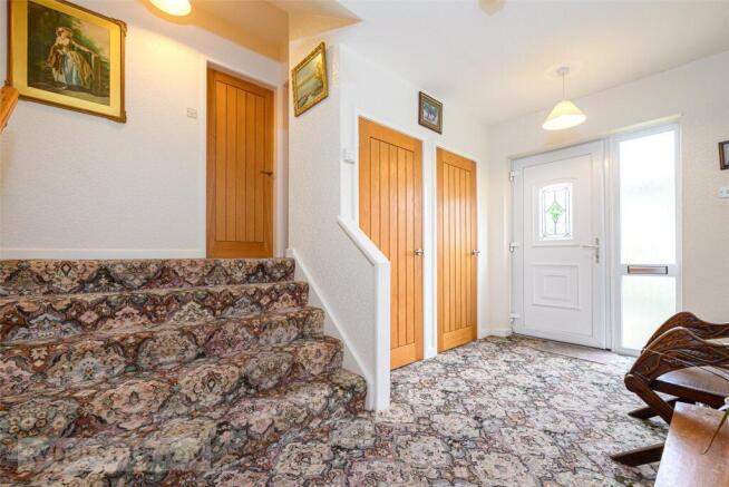 4 bed Bungalow for sale Image 6