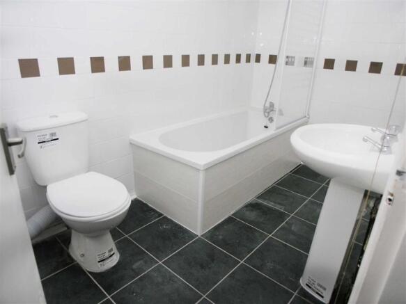 Flat 2 Bathroom