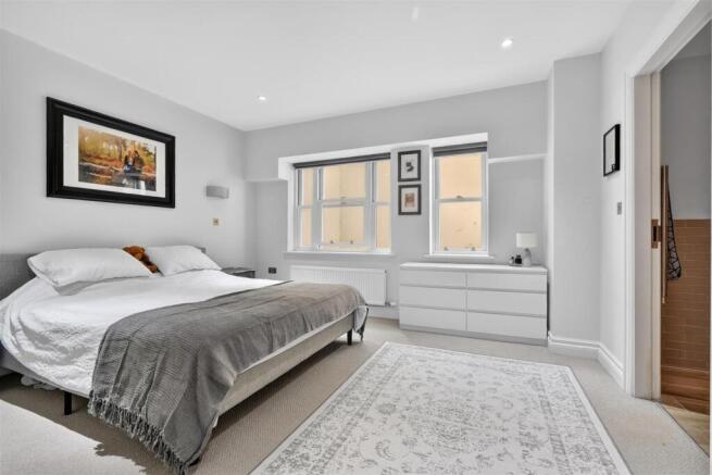 2 bed Apartment for sale Image 10