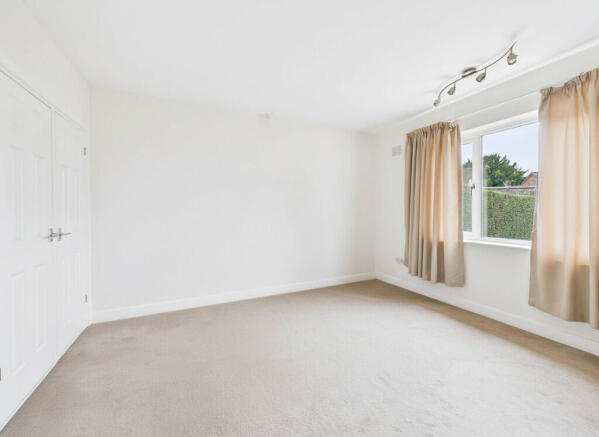 4 bed Semi-Detached for sale Image 7