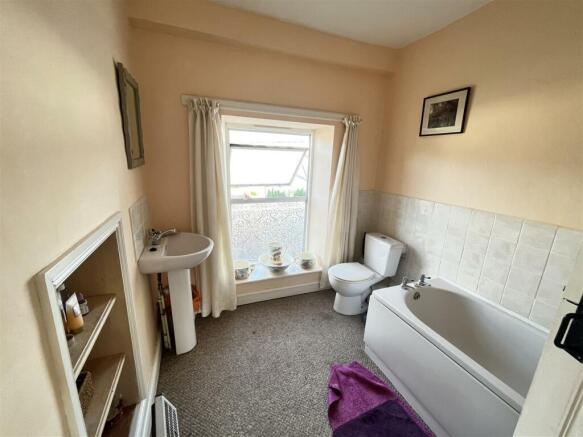 bathroom 1.JPG