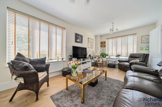 2b091f962bbd49ed92892f9cc94e22b5