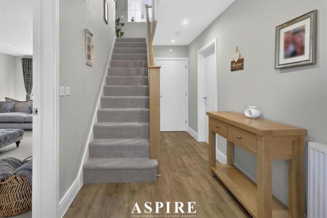 St. Lukes Way, Runwell, Wickford photo 4