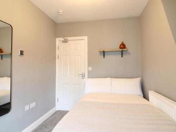 87 Middleton Room 7 1.JPG