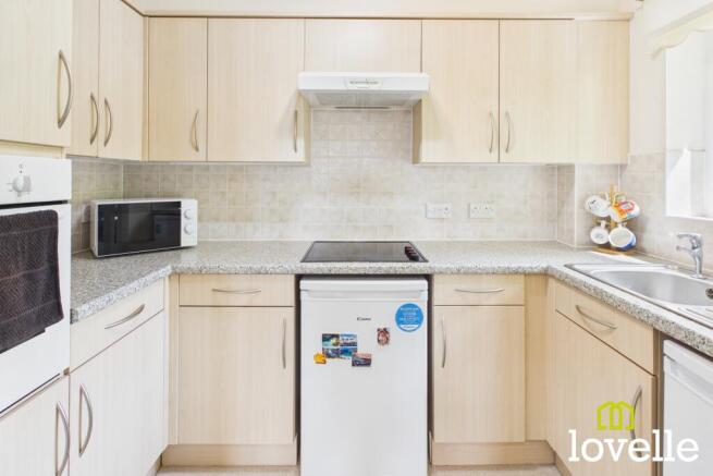2 bed Flat for sale Image 8