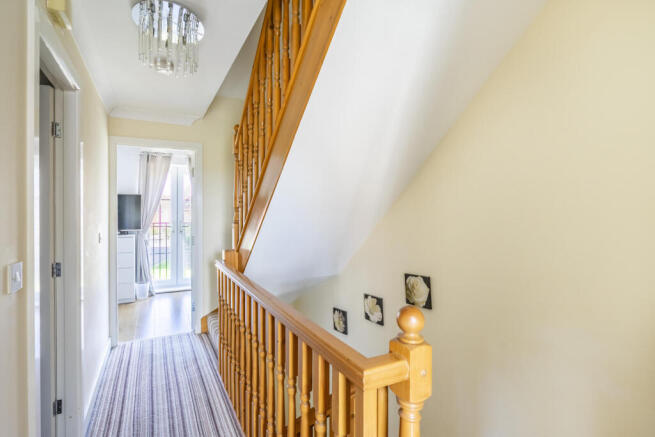 3 bed Semi-Detached for sale Image 6