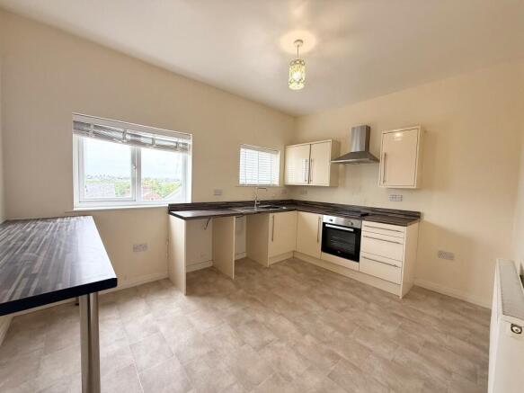 2 bed Flat to rent Image 9