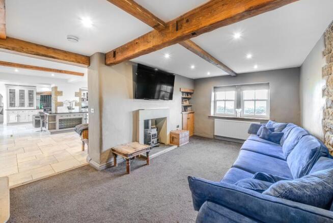 5 bed Detached for sale Image 8