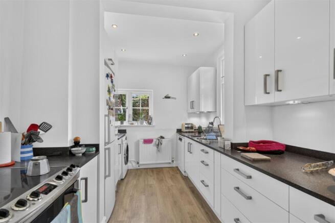 4 bed Terraced for sale Image 7