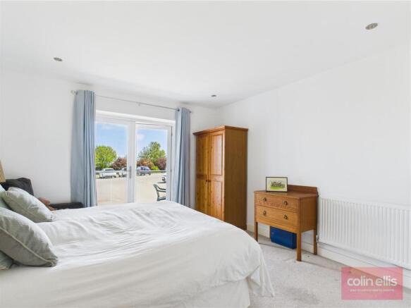 2 bed Ground Flat for sale Image 9