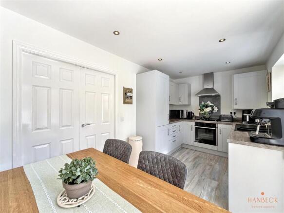3 bed House for sale Image 6