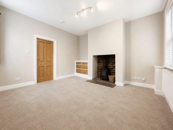 3 bed Terraced to rent Image 5