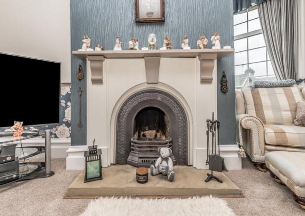 4 bed Detached for sale Image 5