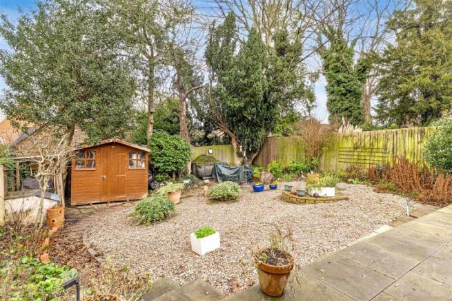 36 Holbourne Close PH-23.jpg