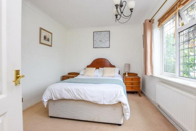 bedroom .jpg