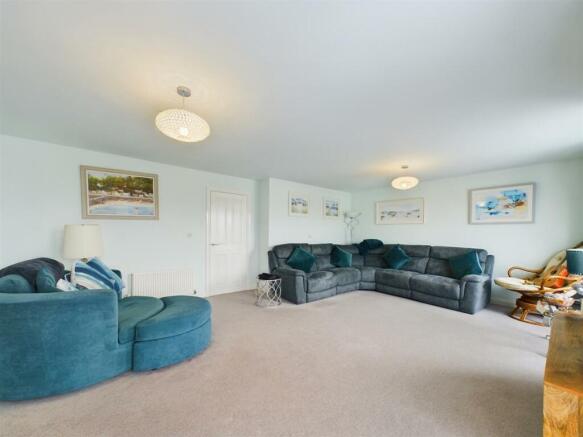 lounge 3.jpg