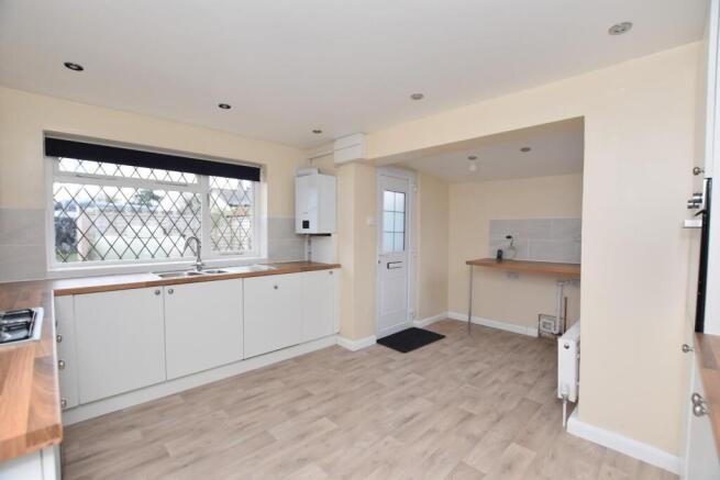 2 Jefferstone Gdns Internal (2).JPG