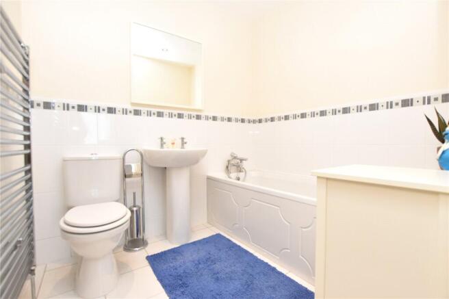 4 bed Detached for sale Image 11