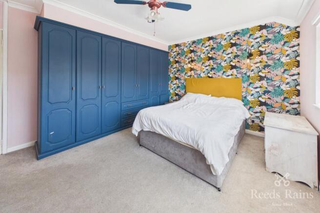 4 bed Semi-Detached for sale Image 7
