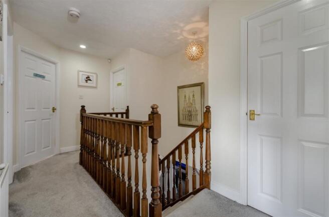 FIRST FLOOR LANDING