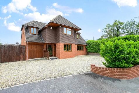 Reading Road, Hook, RG27