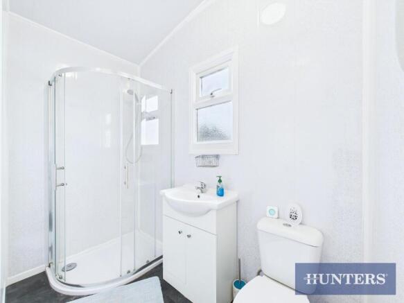 2 bed Chalet for sale Image 7