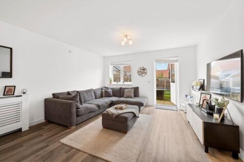 Poppins Close, Walton-On-Thames, KT12