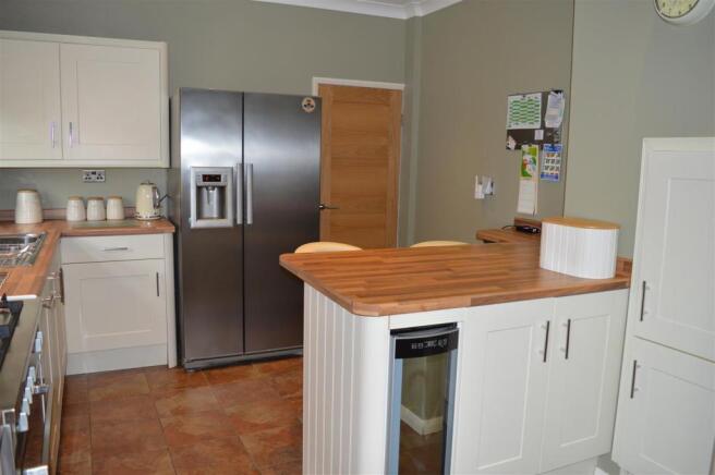 KITCHEN-BREAKFAST