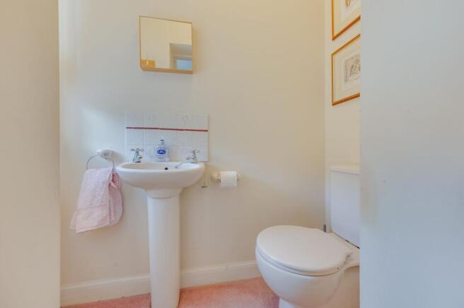3 bed Semi-Detached for sale Image 11