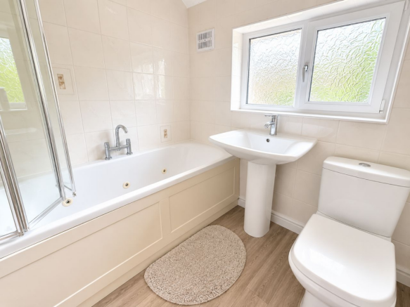3 bed Terraced for sale Image 8