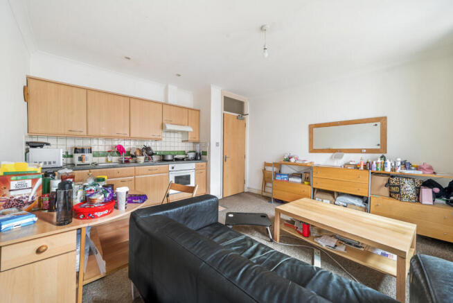 1407883-11-698c69...