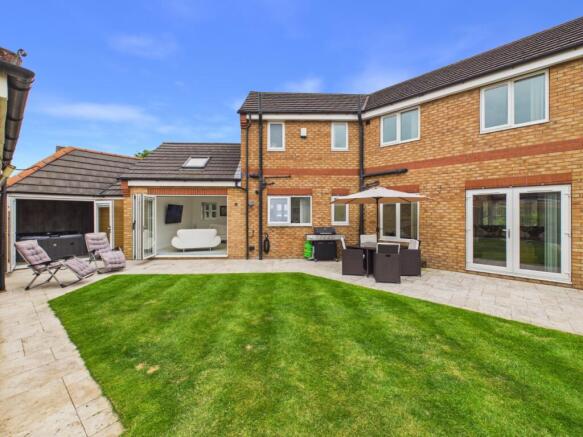4 bed Detached for sale Image 6