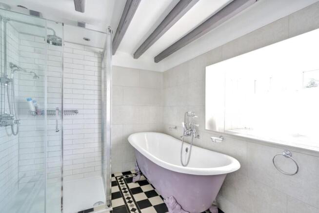 Bathroom1_1.jpg
