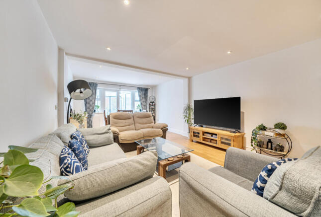 1437117-15-69cbcf...