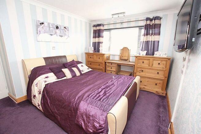 Bed 1 photo 1