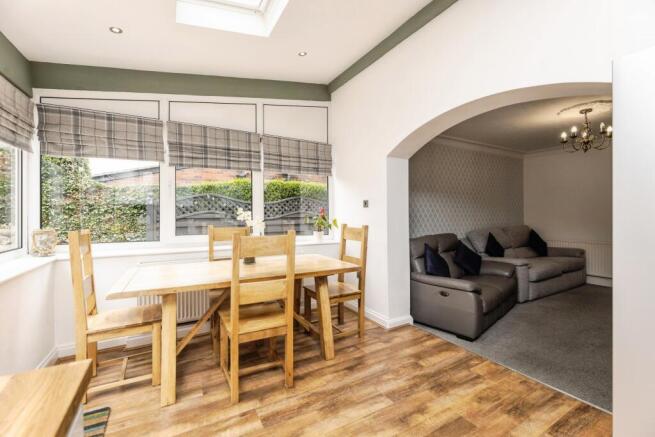 4 bed Detached for sale Image 8