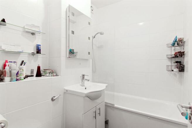 ALWard - Flat 3 Canada Wharf - bath_low.jpg