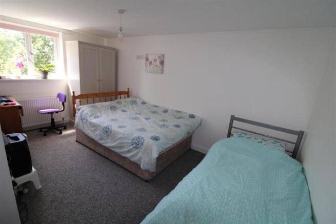 Bed 1.JPG