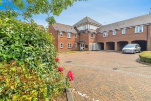 17, Hopcrofts Meadow, Redhouse Park, Milton Keynes MK14 5BY