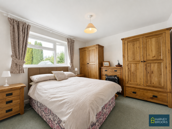 4 bed Detached for sale Image 9