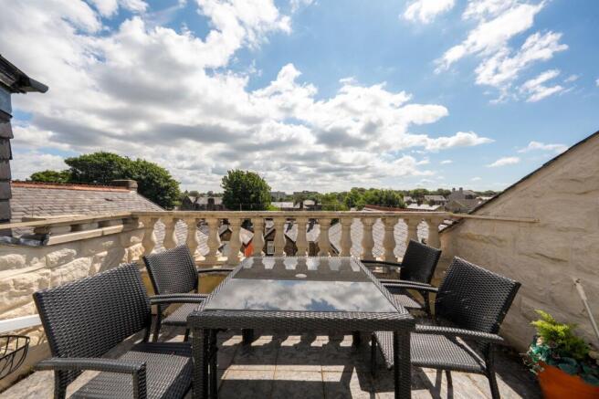 2 bed Flat for sale Image 10