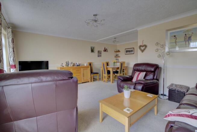 Lounge 2