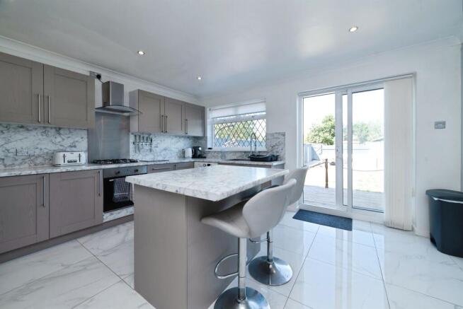 3 bed Terraced for sale Image 6