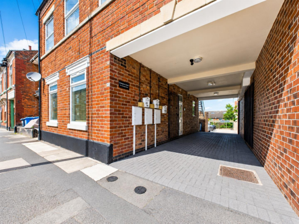 Crompton Street Front