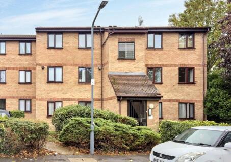 29 Avenue Road, Chadwell Heath, Romford, Essex, RM6 4JF