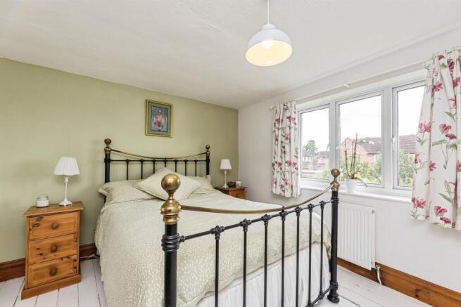 3 bed Semi-Detached for sale Image 12
