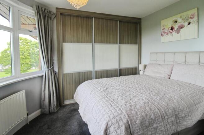 3 bed Semi-Detached for sale Image 7
